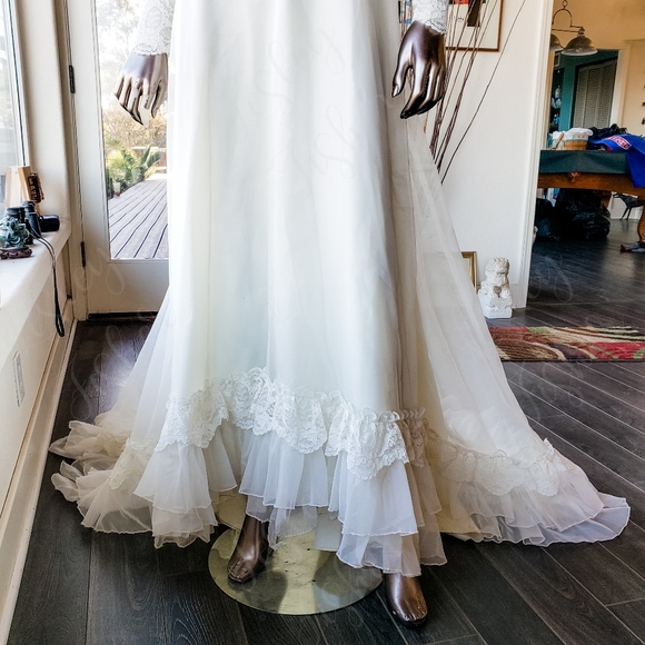 Vintage Wedding Dress - Picture 7 of 8